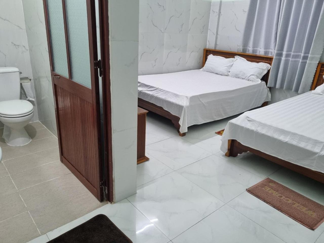 Hotel Khach San Ngoc Quynh à La Gi Extérieur photo