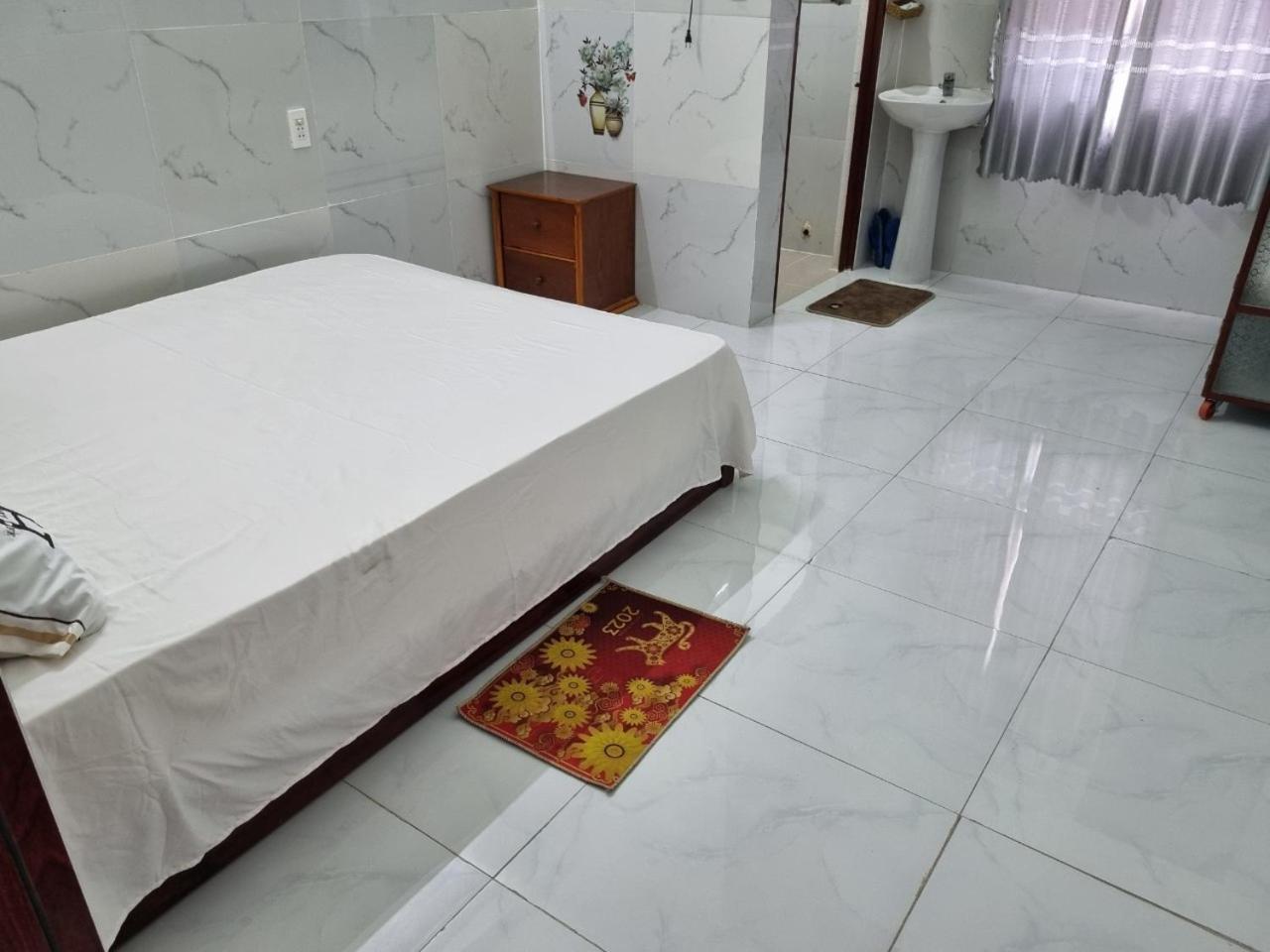 Hotel Khach San Ngoc Quynh à La Gi Extérieur photo