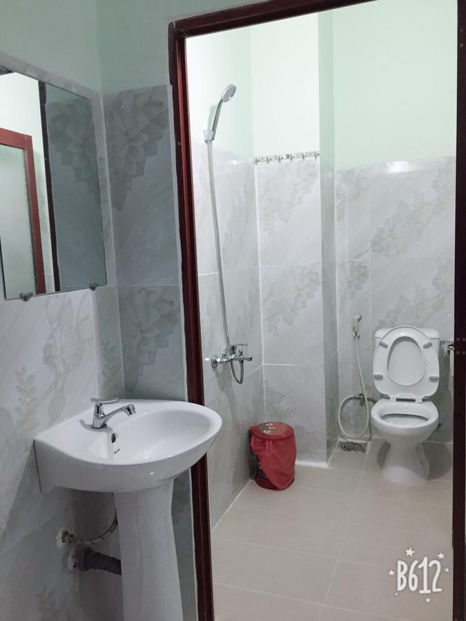 Hotel Khach San Ngoc Quynh à La Gi Extérieur photo
